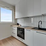 Horizon 152 - Sea View By Grand Apartments